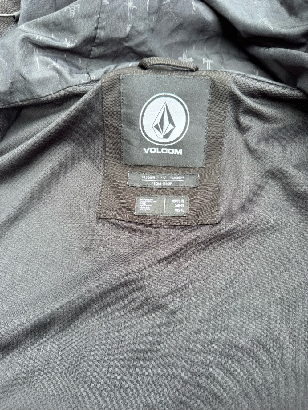 Volcom Snow Jacket - Picture 2 of 4